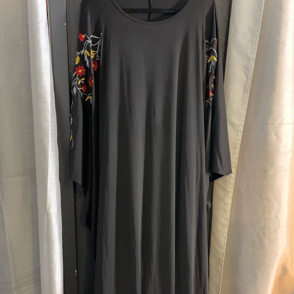 Long sleeve dress - Picture 1 of 2